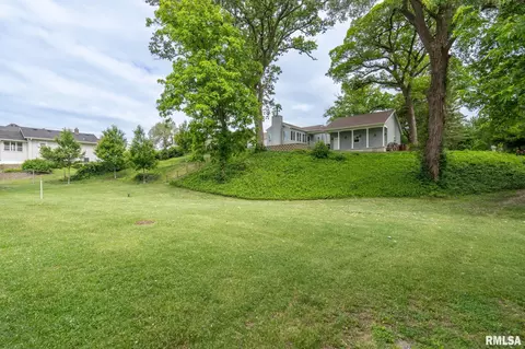 1872 19th Ave, Moline, IL 61265 photo 41
