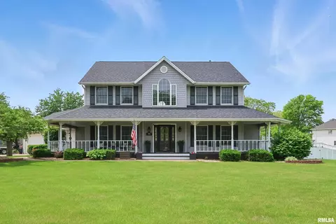 391 Oakwood Circle Dr, Coal Valley, IL 61240