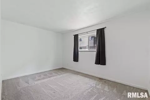 3069 4th St, Moline, IL 61265 photo 10
