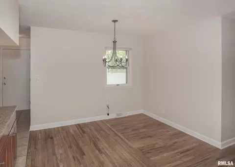 3605 37th St, Moline, IL 61265 photo 14