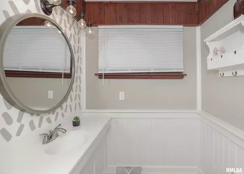 3605 37th St, Moline, IL 61265 photo 7