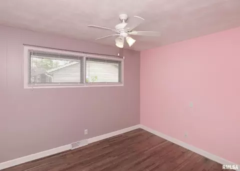 3605 37th St, Moline, IL 61265 photo 22