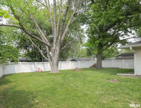 3605 37th St, Moline, IL 61265 photo 5