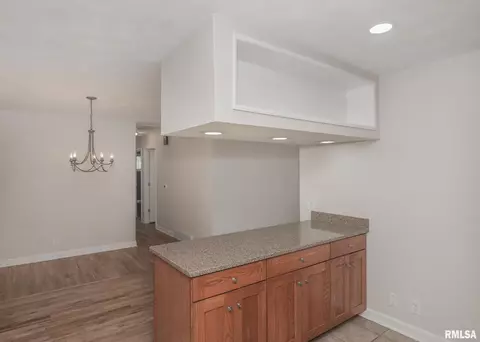 3605 37th St, Moline, IL 61265 photo 13