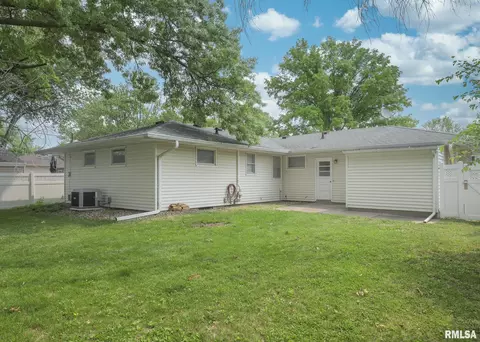 3605 37th St, Moline, IL 61265 photo 3