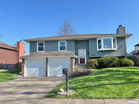 2406 W 60th St, Davenport, IA 52806