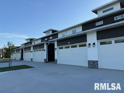 5210 Pandit Dr, Bettendorf, IA 52722