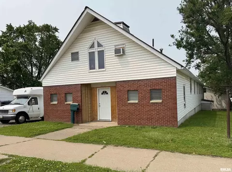 532 8th Ave S, Clinton, IA 52732