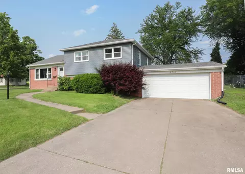 3711 32nd St, Rock Island, IL 61201