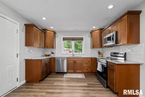 2916 36th St, Moline, IL 61265 photo 18
