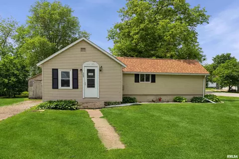 309 Grant Ave, Lowden, IA 52255