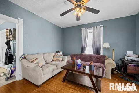 753 14th St, Moline, IL 61265 photo 2
