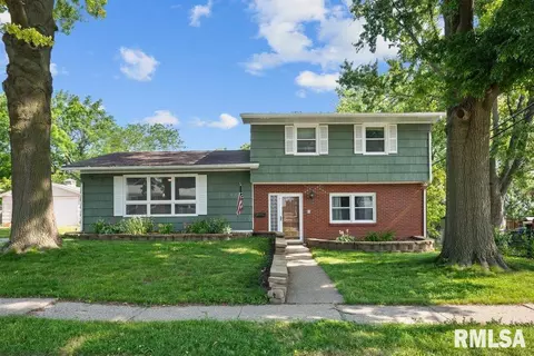 1820 W Hayes St, Davenport, IA 52804