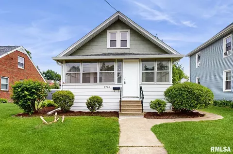 1718 13th Ave, Moline, IL 61265