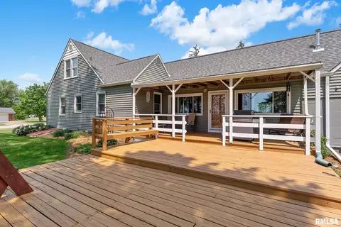 904 W Main St, Reynolds, IL 61279