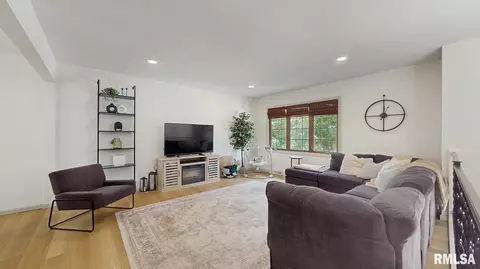 1513 18th Avenue Ct, Silvis, IL 61282 photo 11