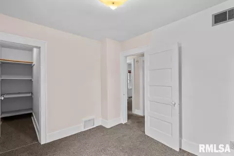 546 21st Ave, Moline, IL 61265 photo 18