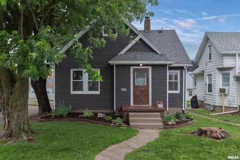 2216 Sturdevant St, Davenport, IA 52804