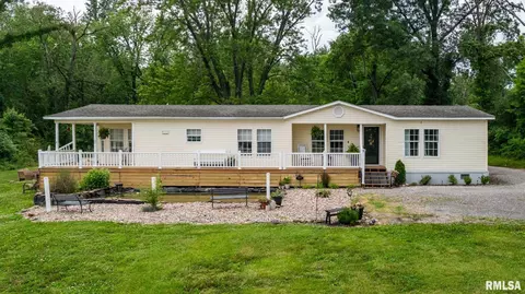 8873 Bennett Rd, Benton, IL 62812
