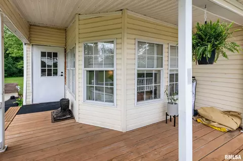 8873 Bennett Rd, Benton, IL 62812 photo 3