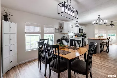 8873 Bennett Rd, Benton, IL 62812 photo 9