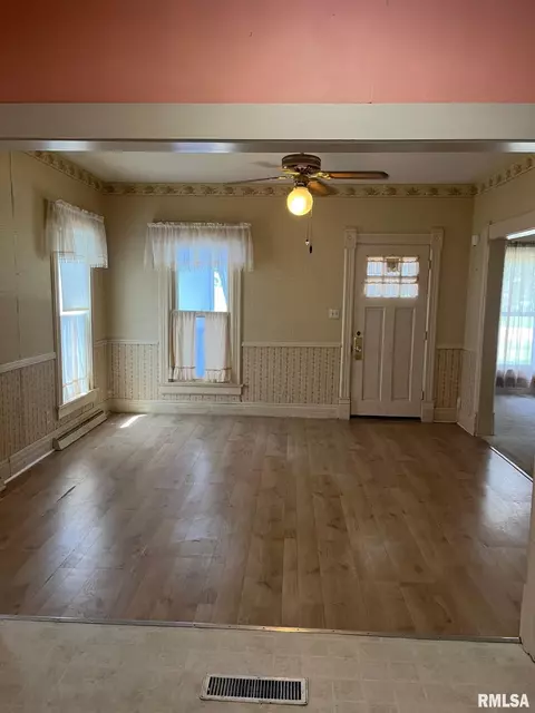 246 Willard St, Kewanee, IL 61443 photo 7