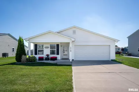 1719 Carson Dr, Davenport, IA 52804