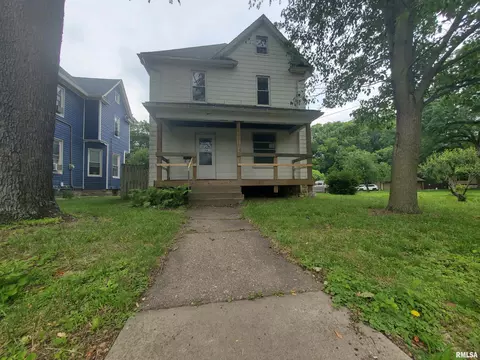 712 3rd Street A, Moline, IL 61265
