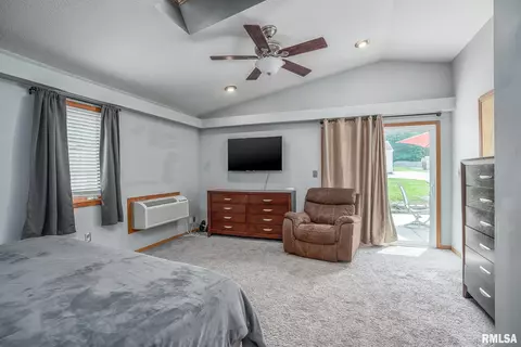 320 14th Ave E, Milan, IL 61264 photo 14