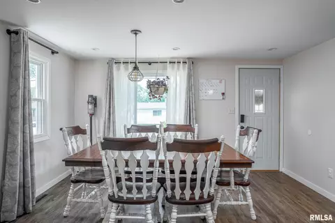 320 14th Ave E, Milan, IL 61264 photo 2