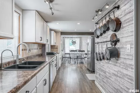 320 14th Ave E, Milan, IL 61264 photo 5