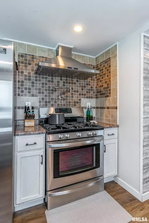 320 14th Ave E, Milan, IL 61264 photo 6