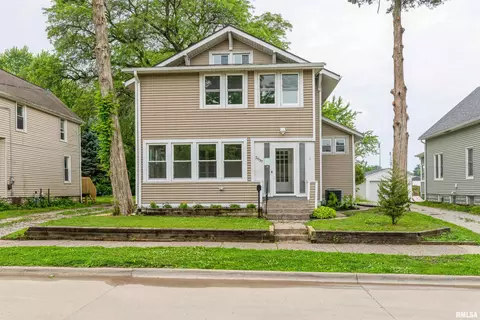 2037 18th Street B, Moline, IL 61265