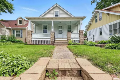 2947 12th Ave, Moline, IL 61265