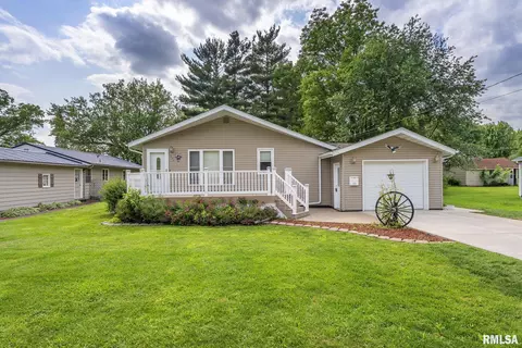 605 SW 5th Ave, Aledo, IL 61231