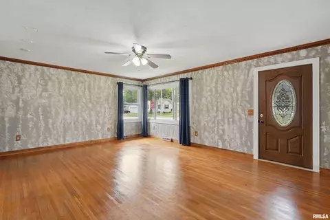 427 16th St, Silvis, IL 61282 photo 5
