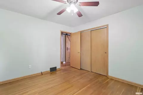 427 16th St, Silvis, IL 61282 photo 11
