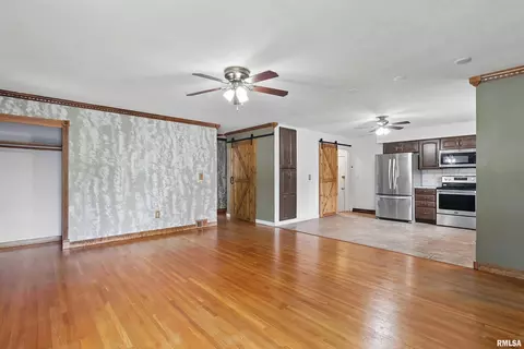 427 16th St, Silvis, IL 61282 photo 6