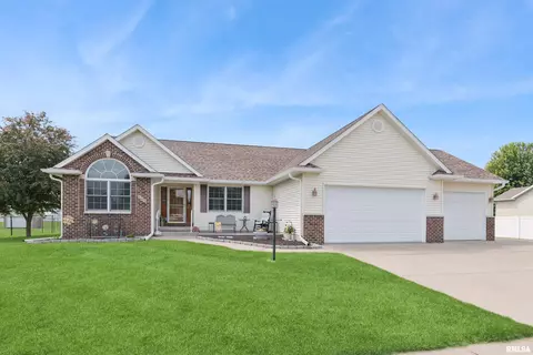669 N 6th Street Cir, Princeton, IA 52768