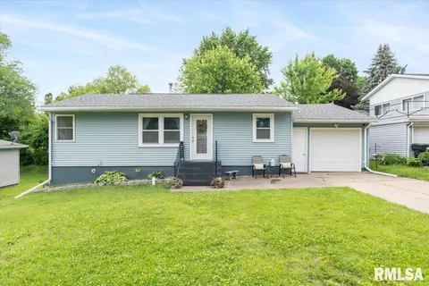 306 Myra Pl, Clinton, IA 52732