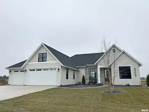 6559 Cardinal Rd, Bettendorf, IA 52722