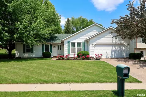 2814 E 39th St, Davenport, IA 52807