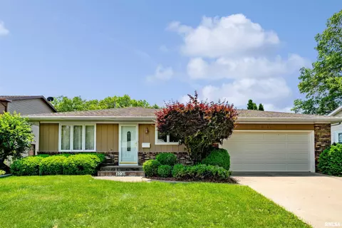 3238 36th Ave, Rock Island, IL 61201