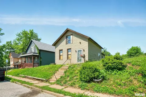 1108 Brown St, Davenport, IA 52804
