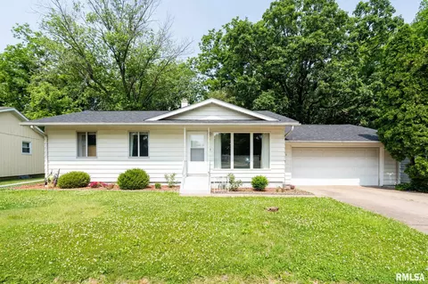 3643 9th St, East Moline, IL 61244