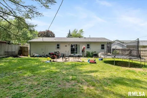 1019 13th St, Silvis, IL 61282 photo 6