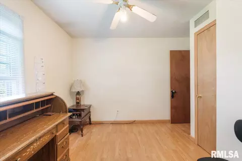 1019 13th St, Silvis, IL 61282 photo 20
