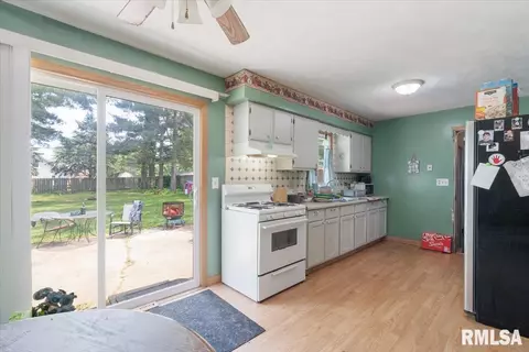 1019 13th St, Silvis, IL 61282 photo 13