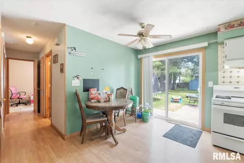 1019 13th St, Silvis, IL 61282 photo 12