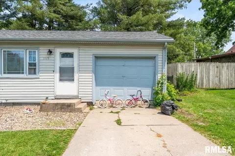 1019 13th St, Silvis, IL 61282 photo 3